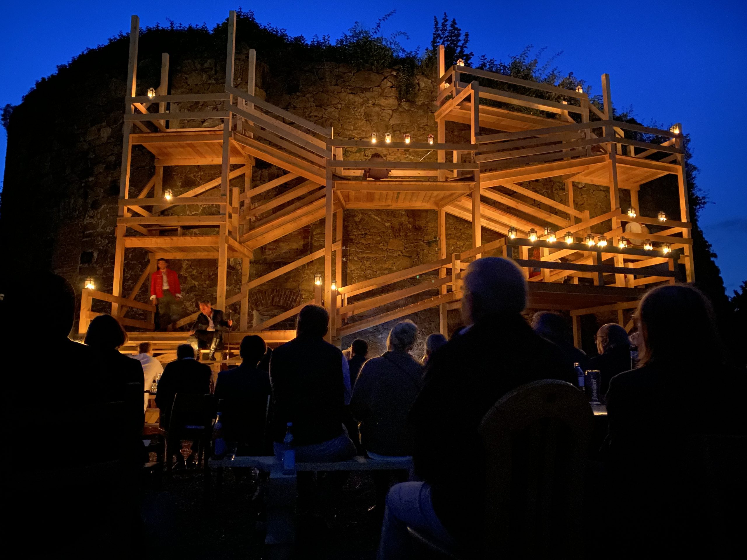 Bühnenbild Sommertheater Linz Viel Lärm um Nichts