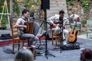 Jakob Steinkellner und Severin Trogbacher im Turm 20 in Linz