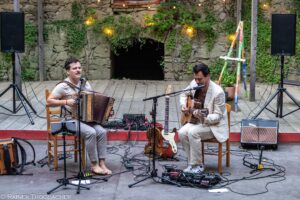 Jakob Steinkellner und Severin Trogbacher im Turm 20 in Linz